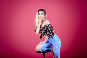 性感丰臀美女写真图片